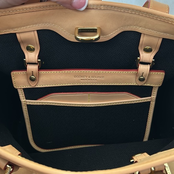 Dooney & Bourke Cabriolet Canvas and Leather Bucket Bag Vintage NWT - Picture 9 of 15